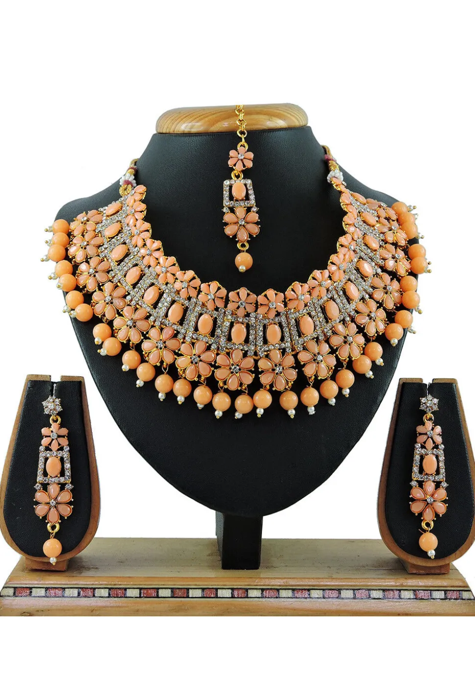 Stone Studded Choker Necklace Set