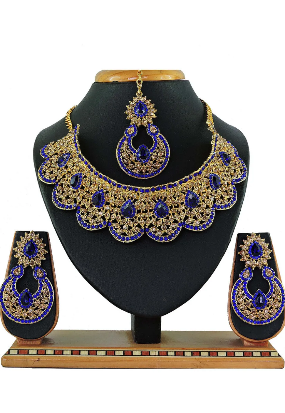 Stone Studded Choker Necklace Set