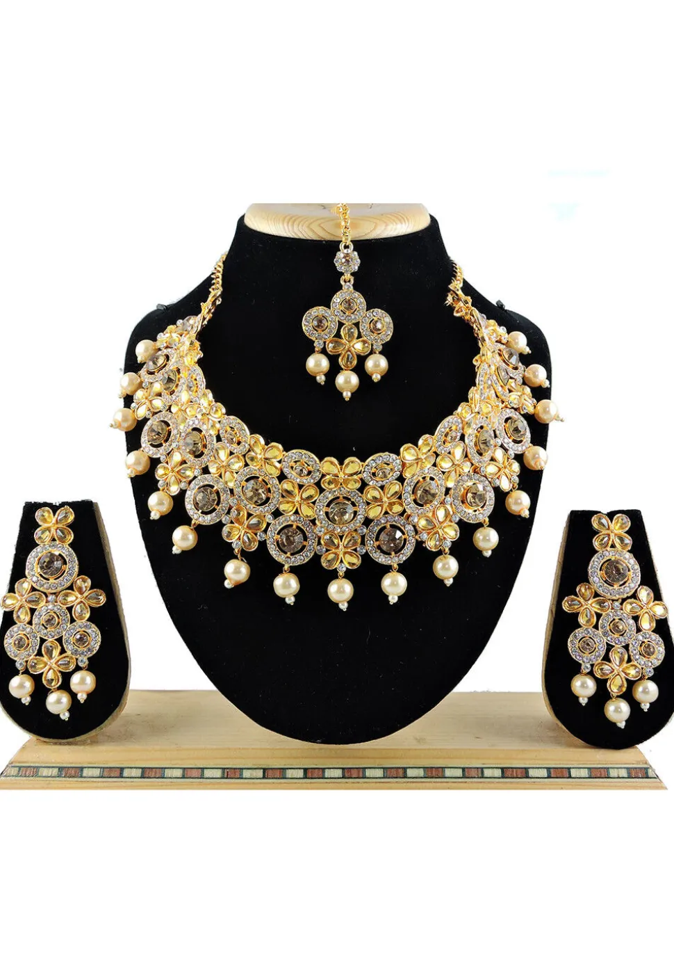 Stone Studded Choker Necklace Set