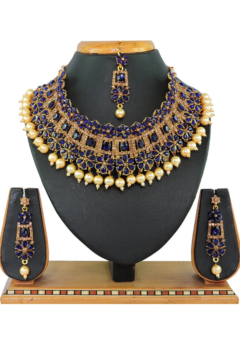 Stone Studded Choker Necklace Set