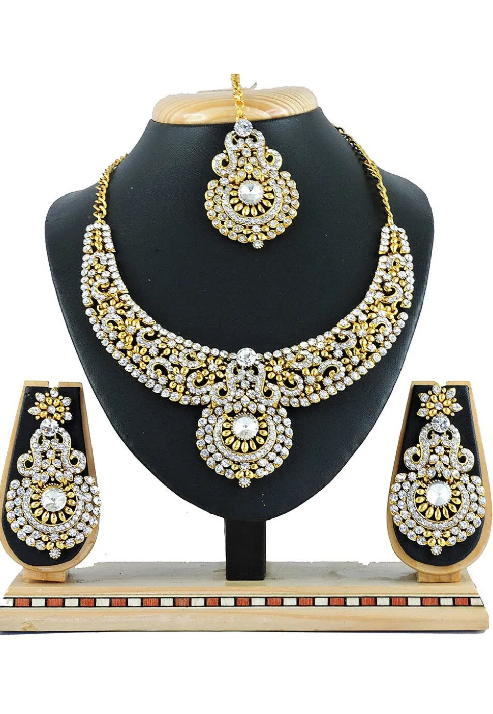 Stone Studded Choker Necklace Set