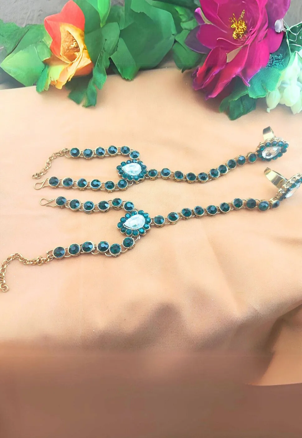 Stone Studded Haathphool Pair