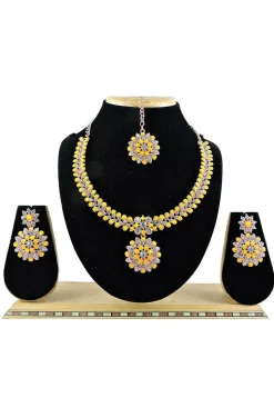Stone Studded Necklace Set