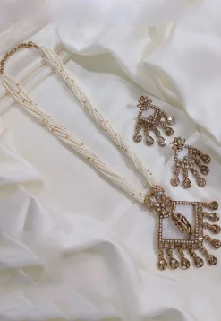 Stone Studded Necklace Set