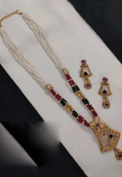 Stone Studded Necklace Set