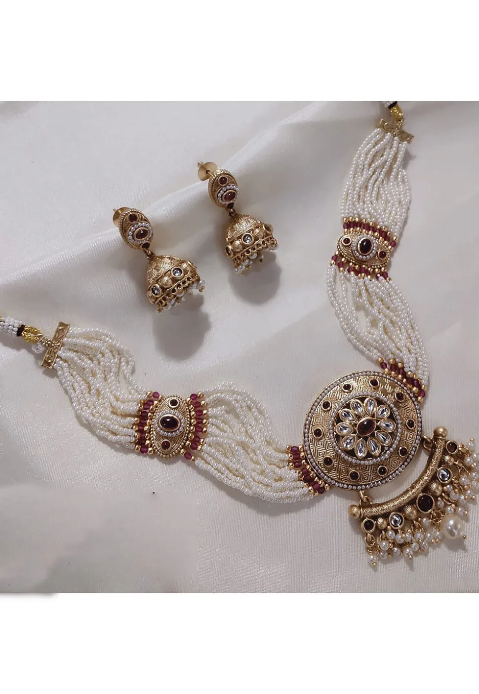 Stone Studded Necklace Set