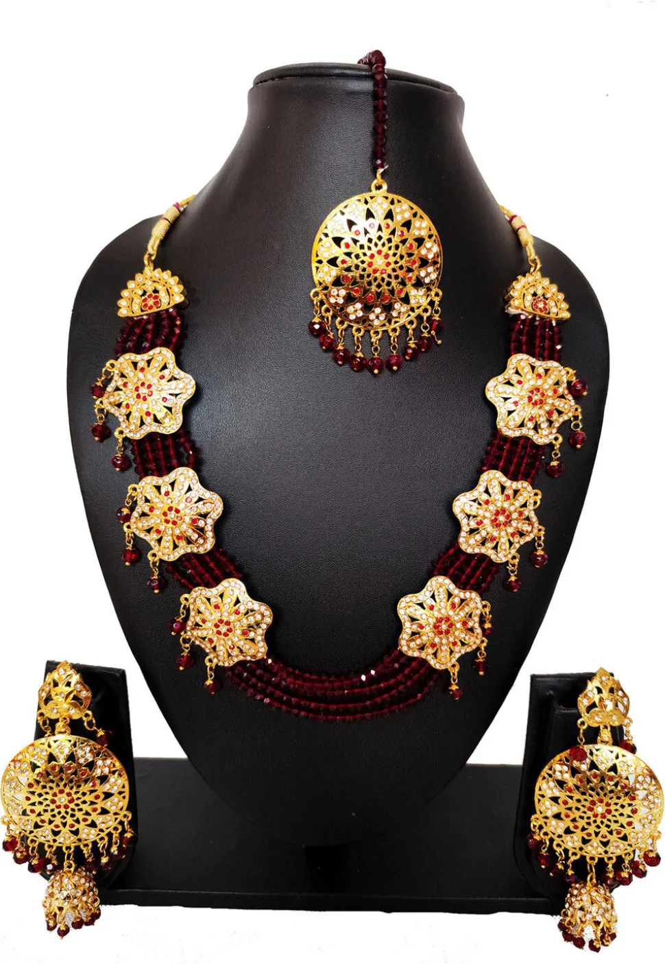Stone Studded Necklace Set