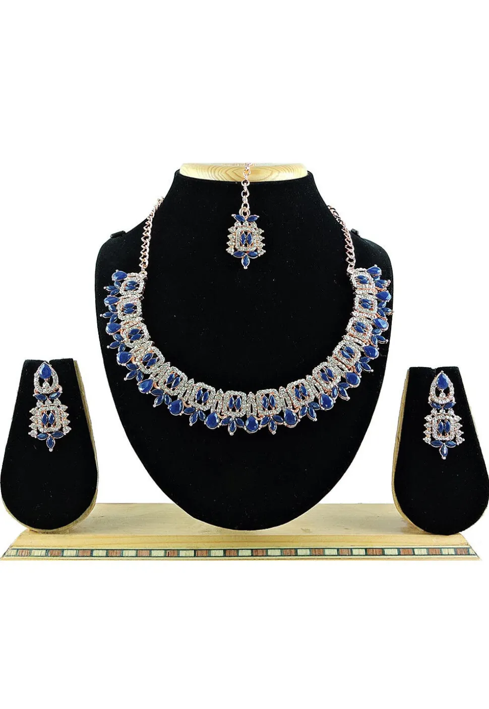 Stone Studded Necklace Set