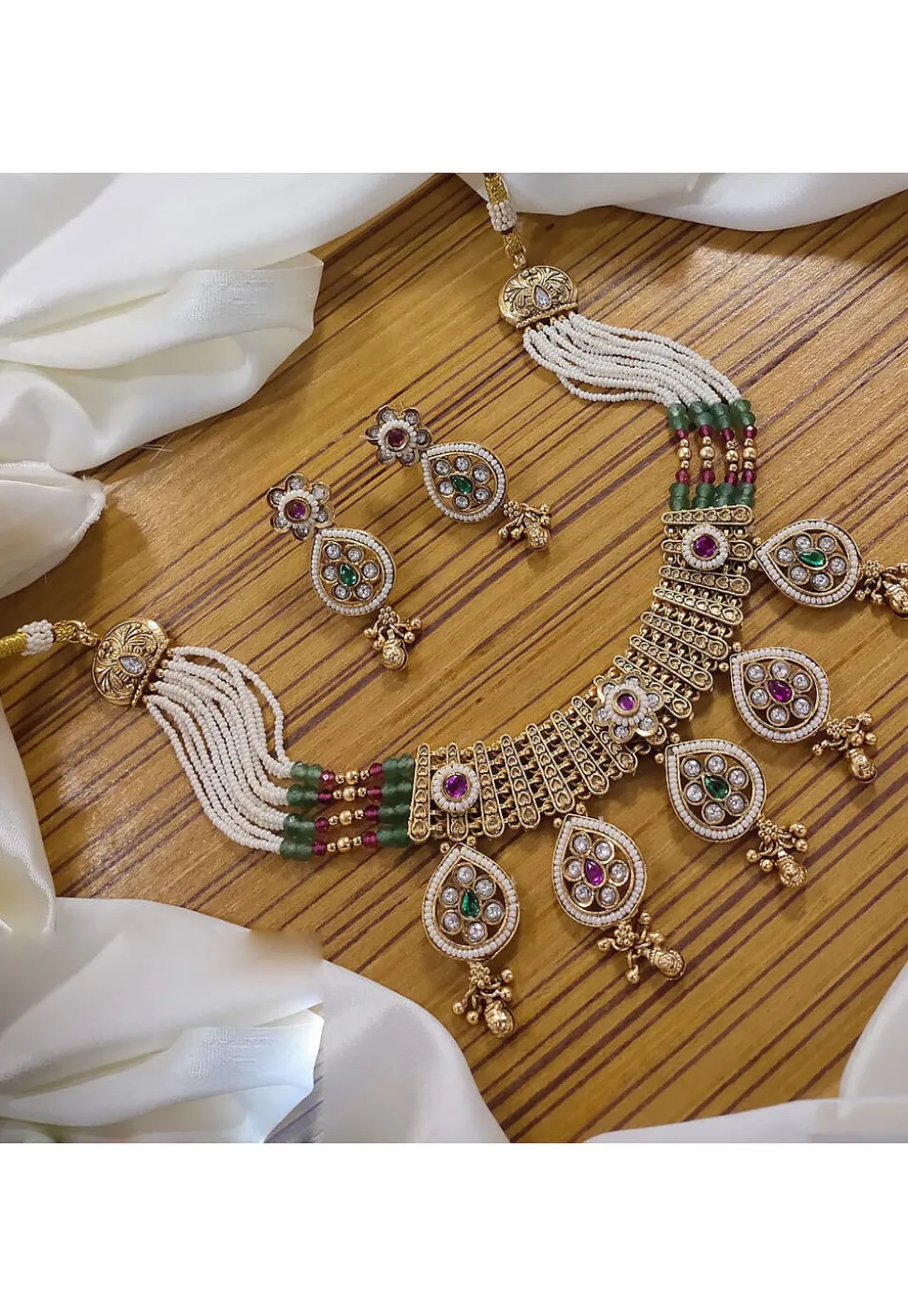 Stone Studded Necklace Set