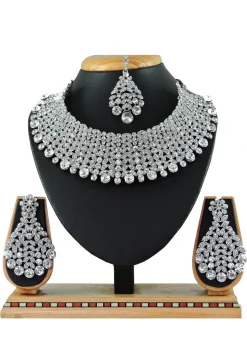 Stone Studded Necklace Set