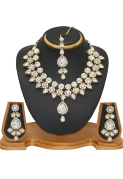 Stone Studded Necklace Set