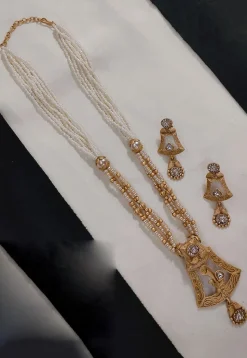Stone Studded Necklace Set