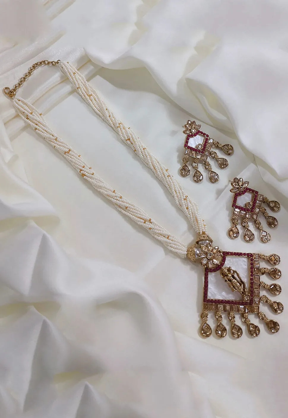 Stone Studded Necklace Set