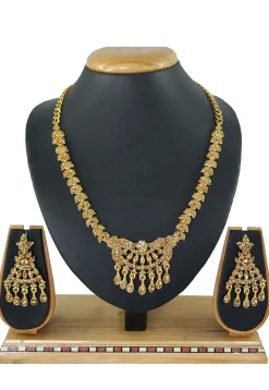 Stone Studded Necklace Set