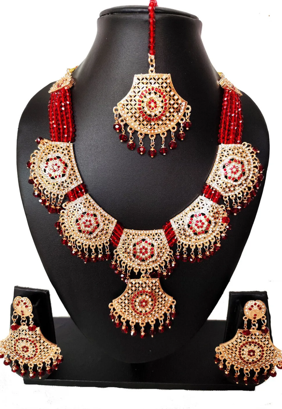 Stone Studded Necklace Set