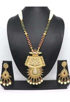 Stone Studded Necklace Set