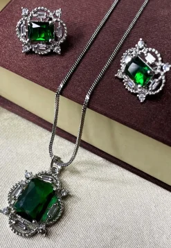 Stone Studded Pendant Set