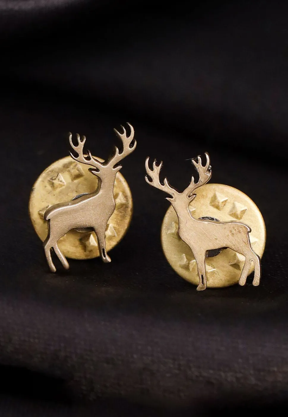 The Daring Deer and Flying Bird Metallic Collar Tips Gift Set