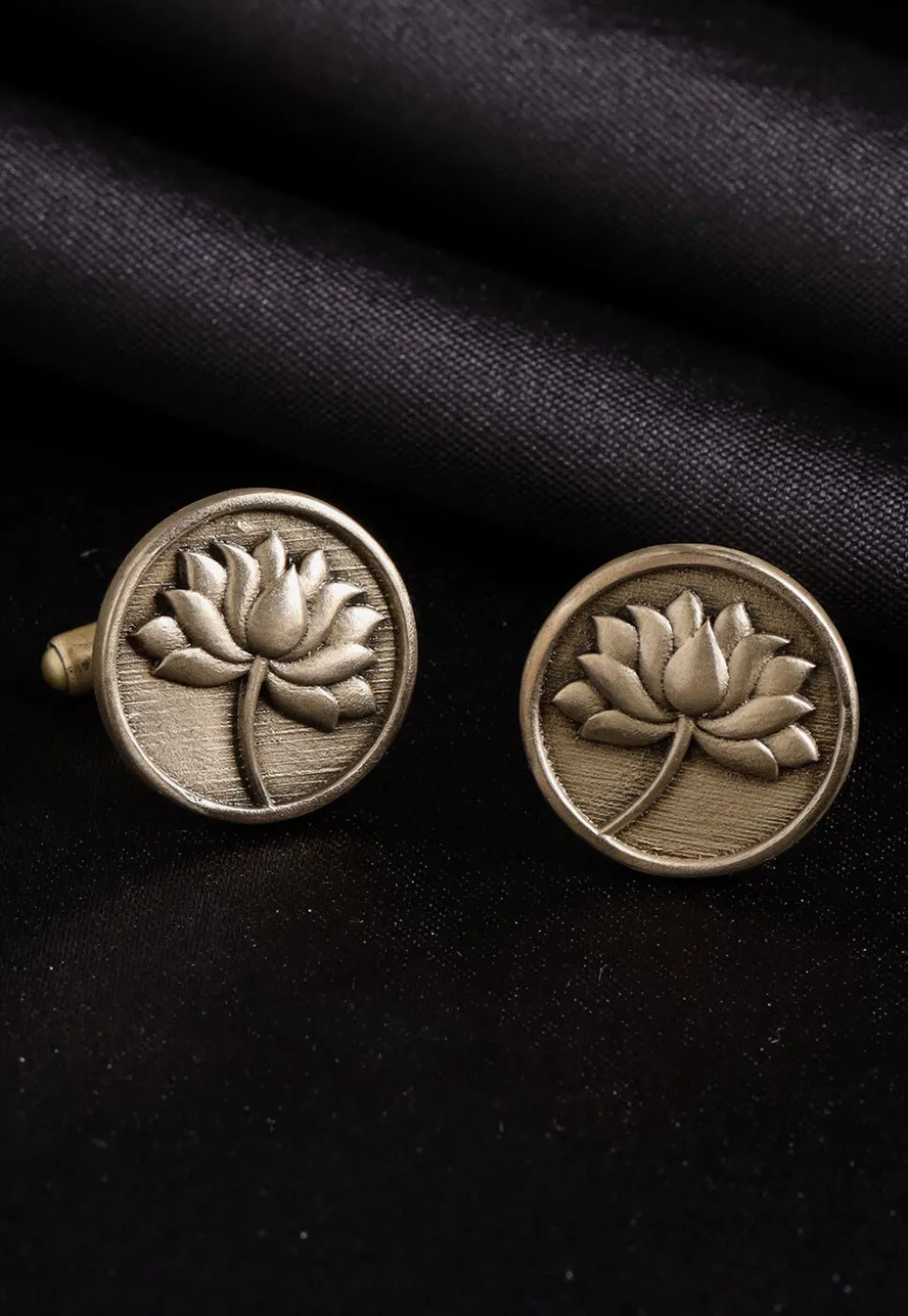 The Divine Lotus Metallic Gift Set