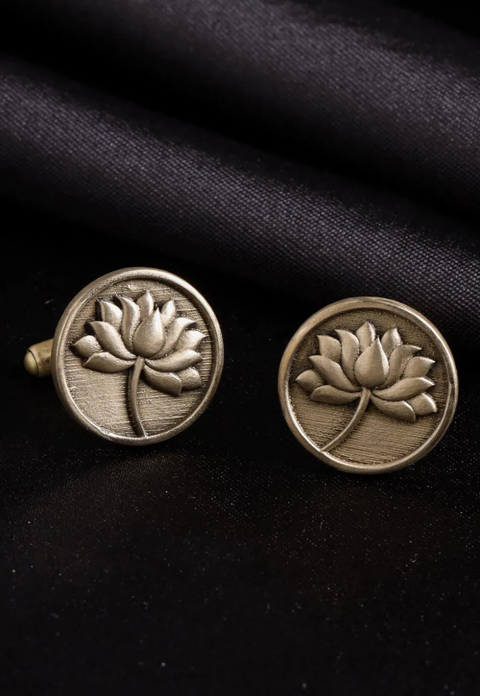 The Divine Lotus Metallic Gift Set