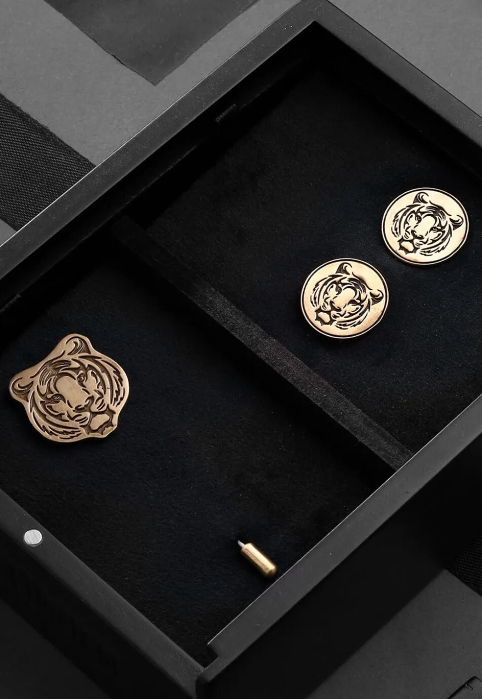The Fiery Tiger Metallic Gift Set
