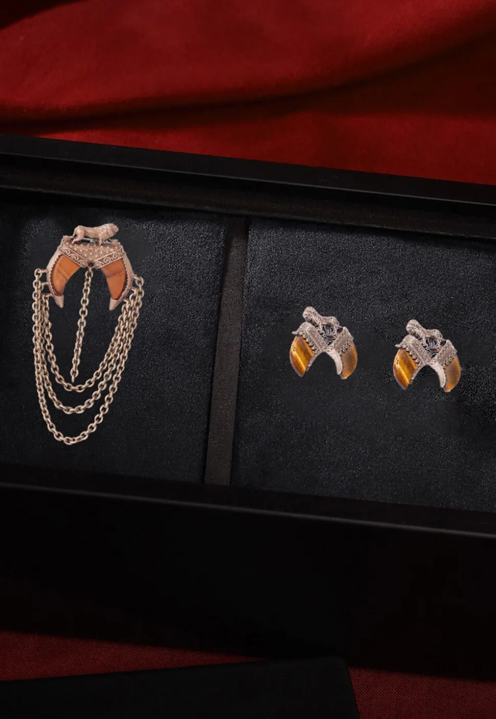 The Lion Claw Metallic Gift Set