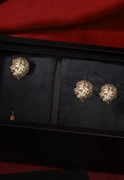 The Royal Side Lion Metallic Gift Set