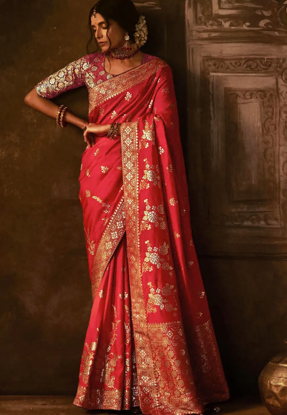 Woven Art Silk Jacquard Saree in Fuchsia