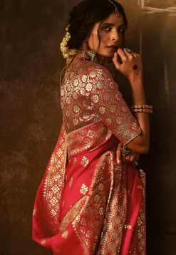 Woven Art Silk Jacquard Saree in Fuchsia