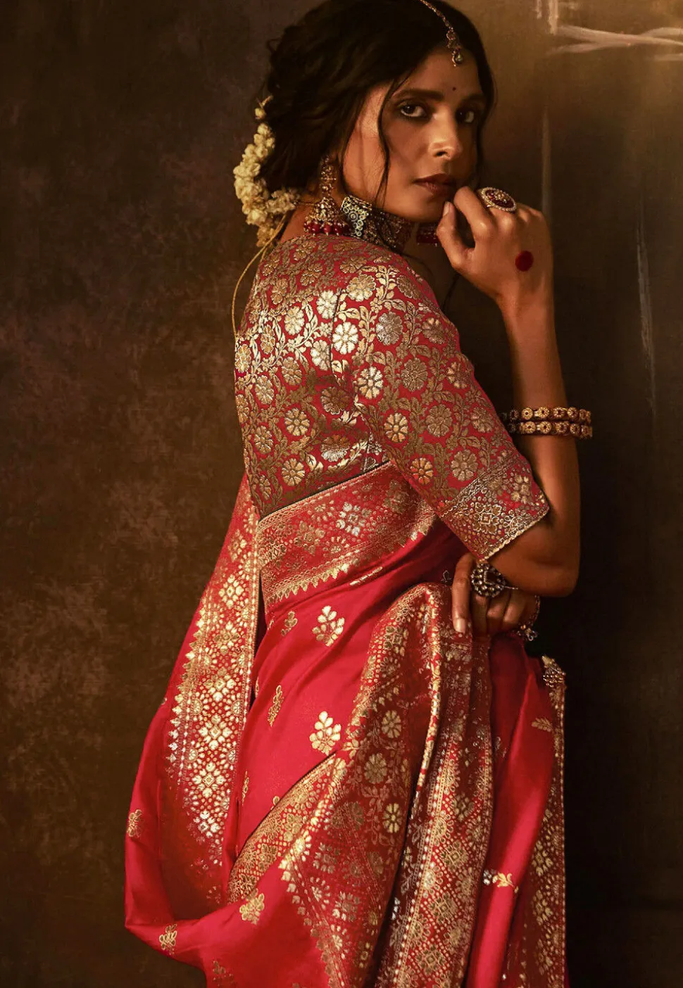 Woven Art Silk Jacquard Saree in Fuchsia