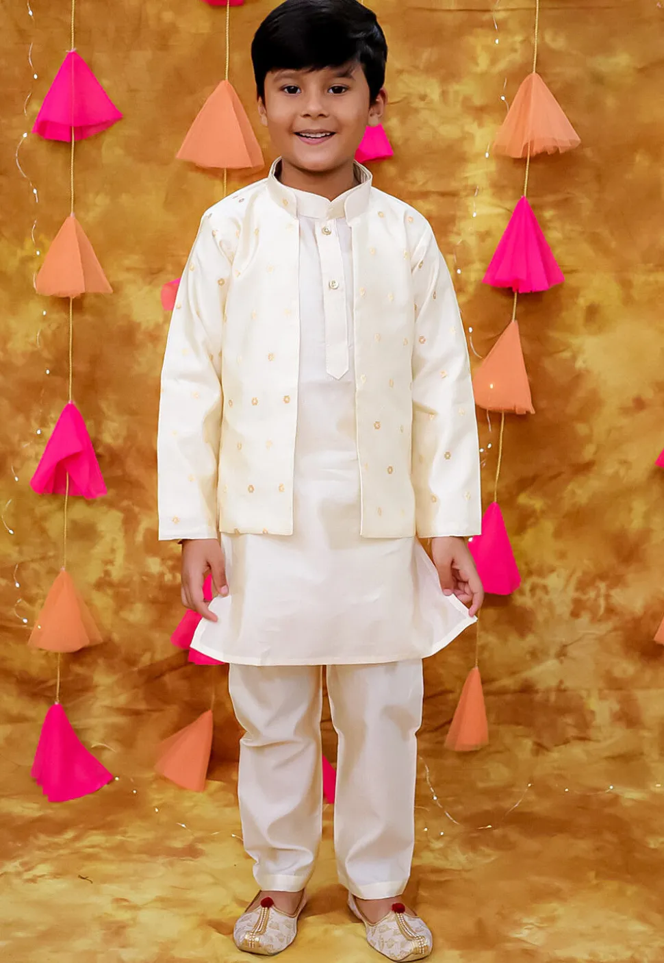 Woven Art Silk Kurta Set in Off White