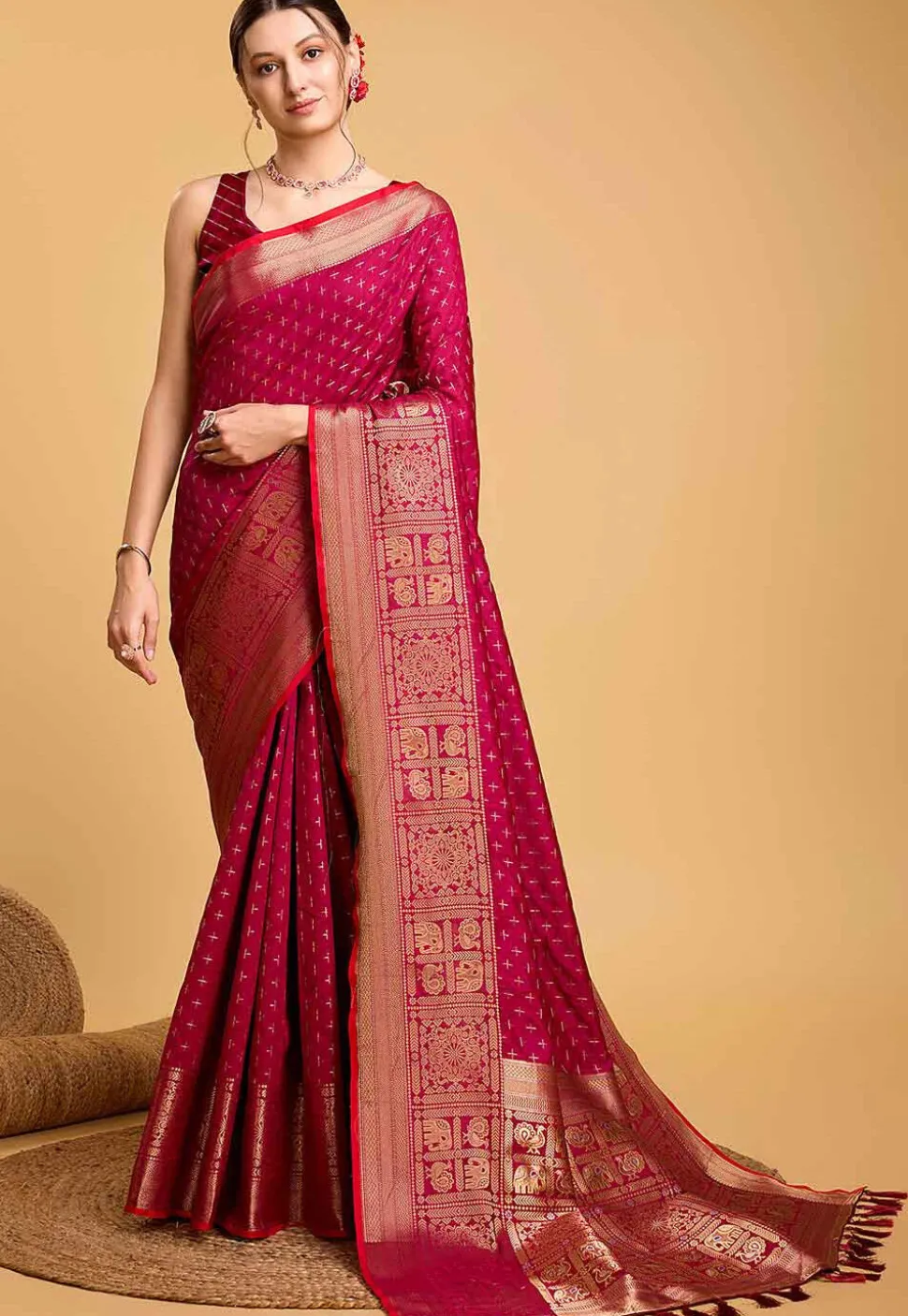 Woven Art Silk Saree in Fuchsia