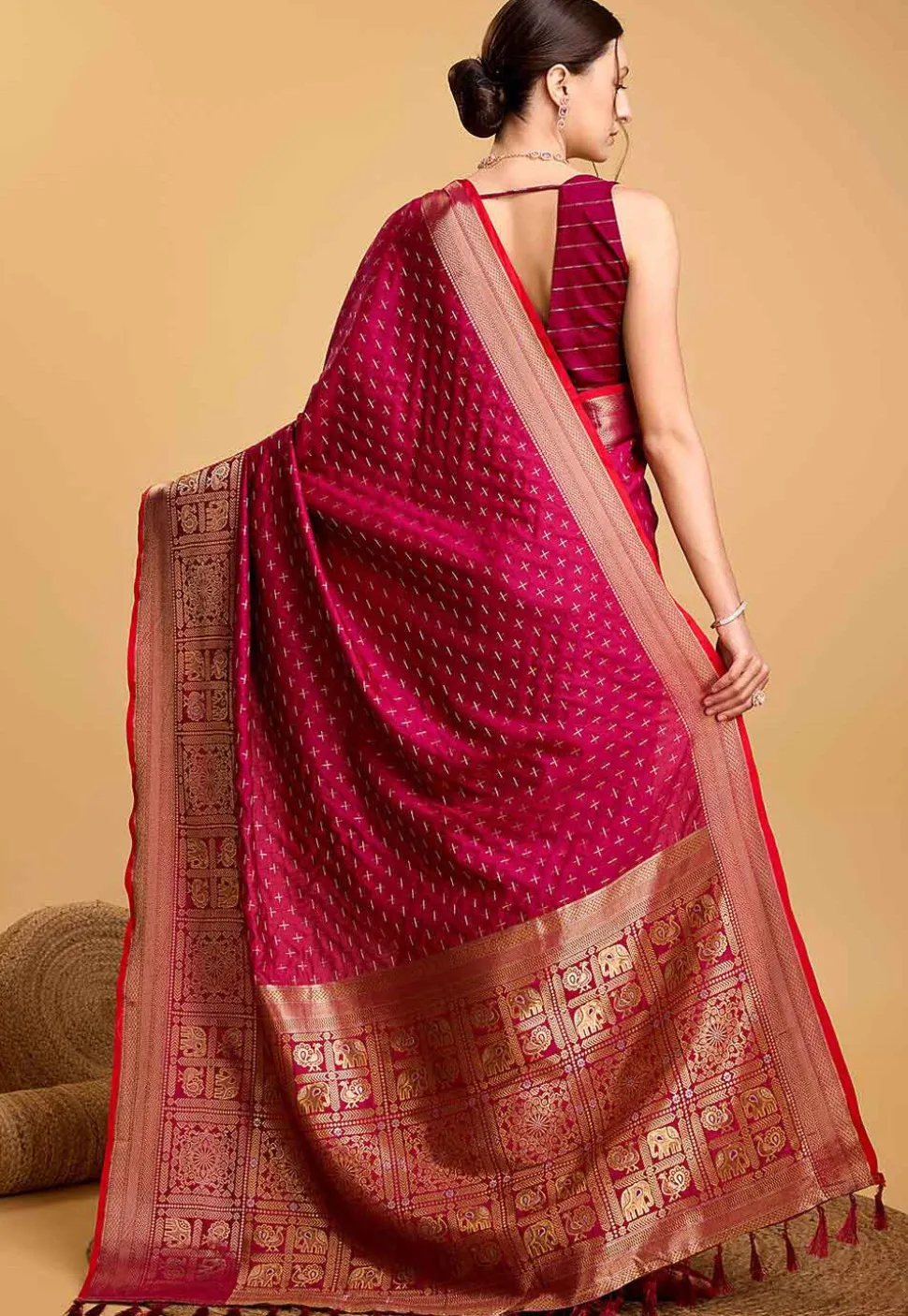 Woven Art Silk Saree in Fuchsia
