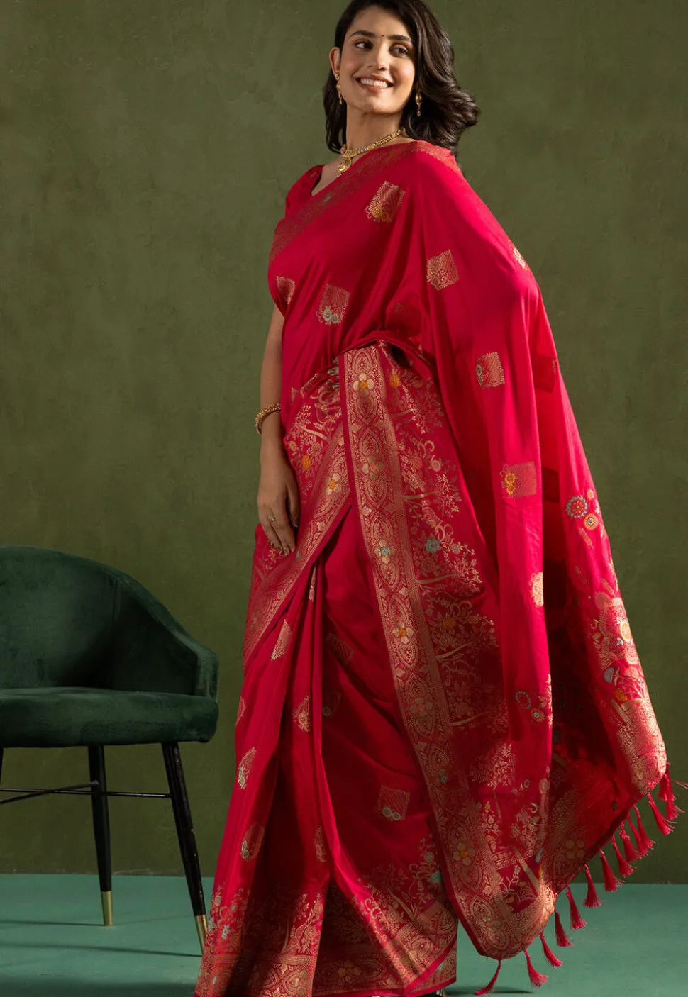 Woven Art Silk Saree in Fuchsia
