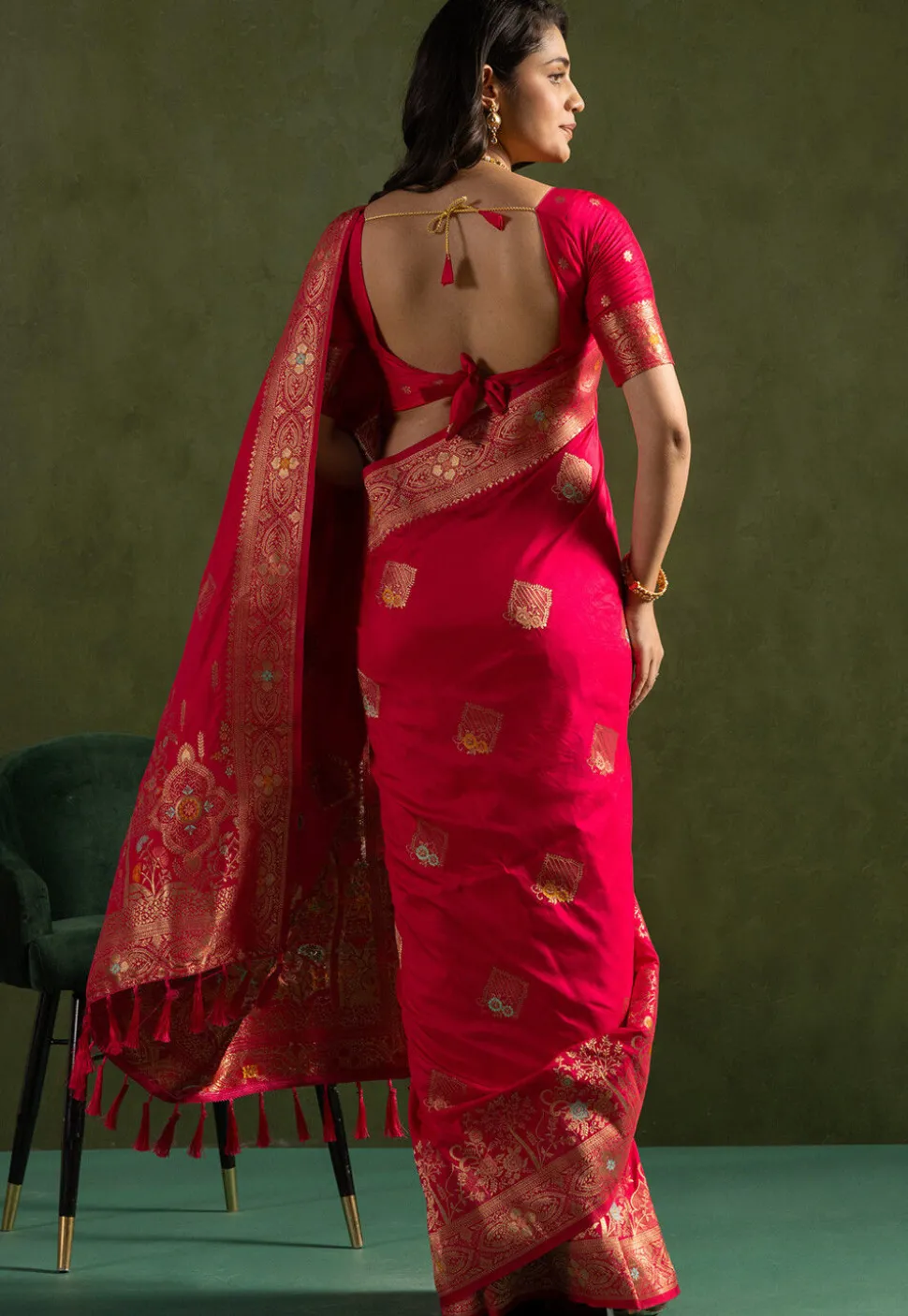 Woven Art Silk Saree in Fuchsia
