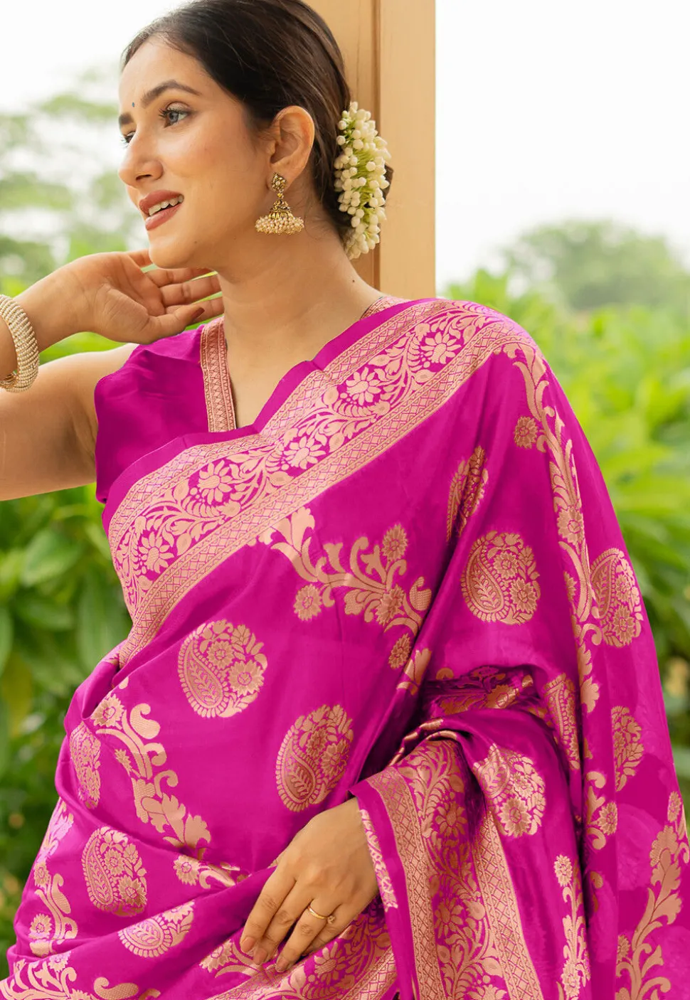 Woven Art Silk Saree in Fuchsia