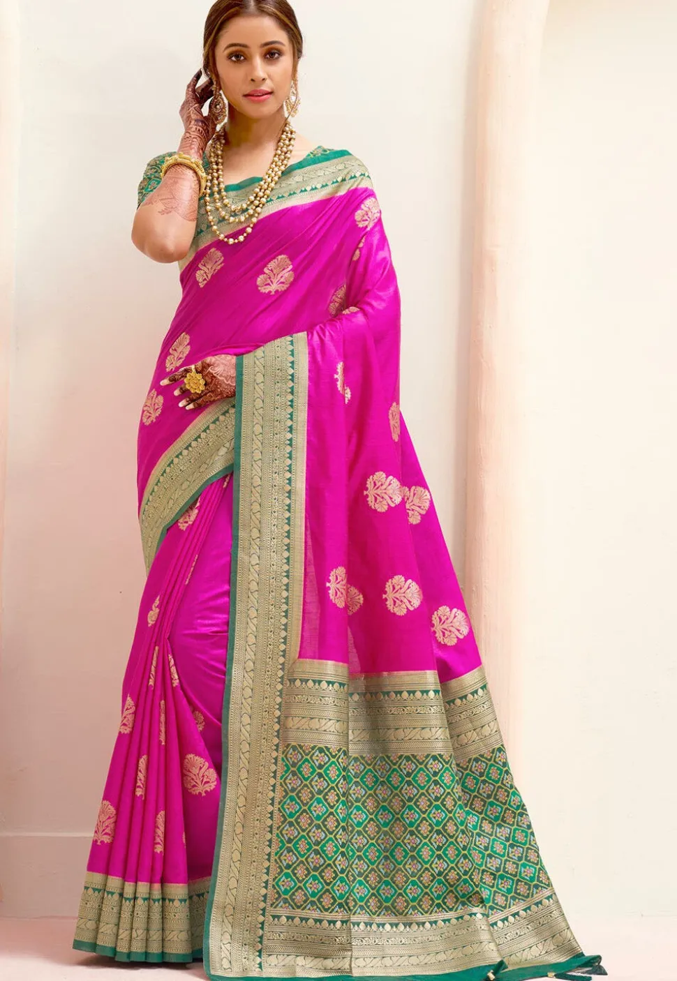 Woven Art Silk Saree in Fuchsia