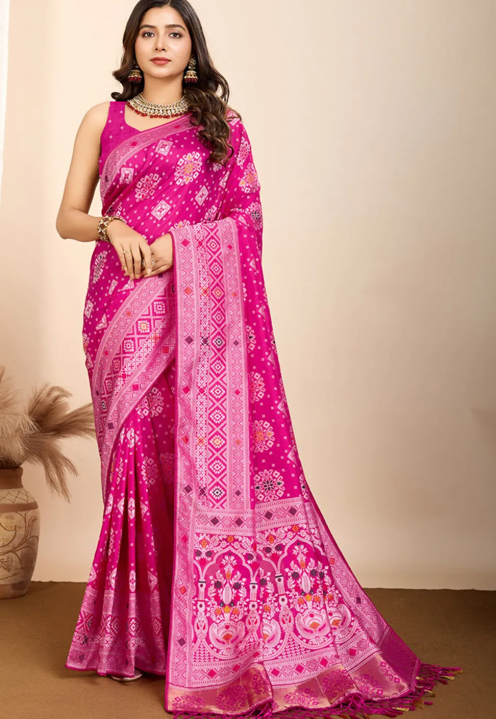Woven Art Silk Saree in Fuchsia