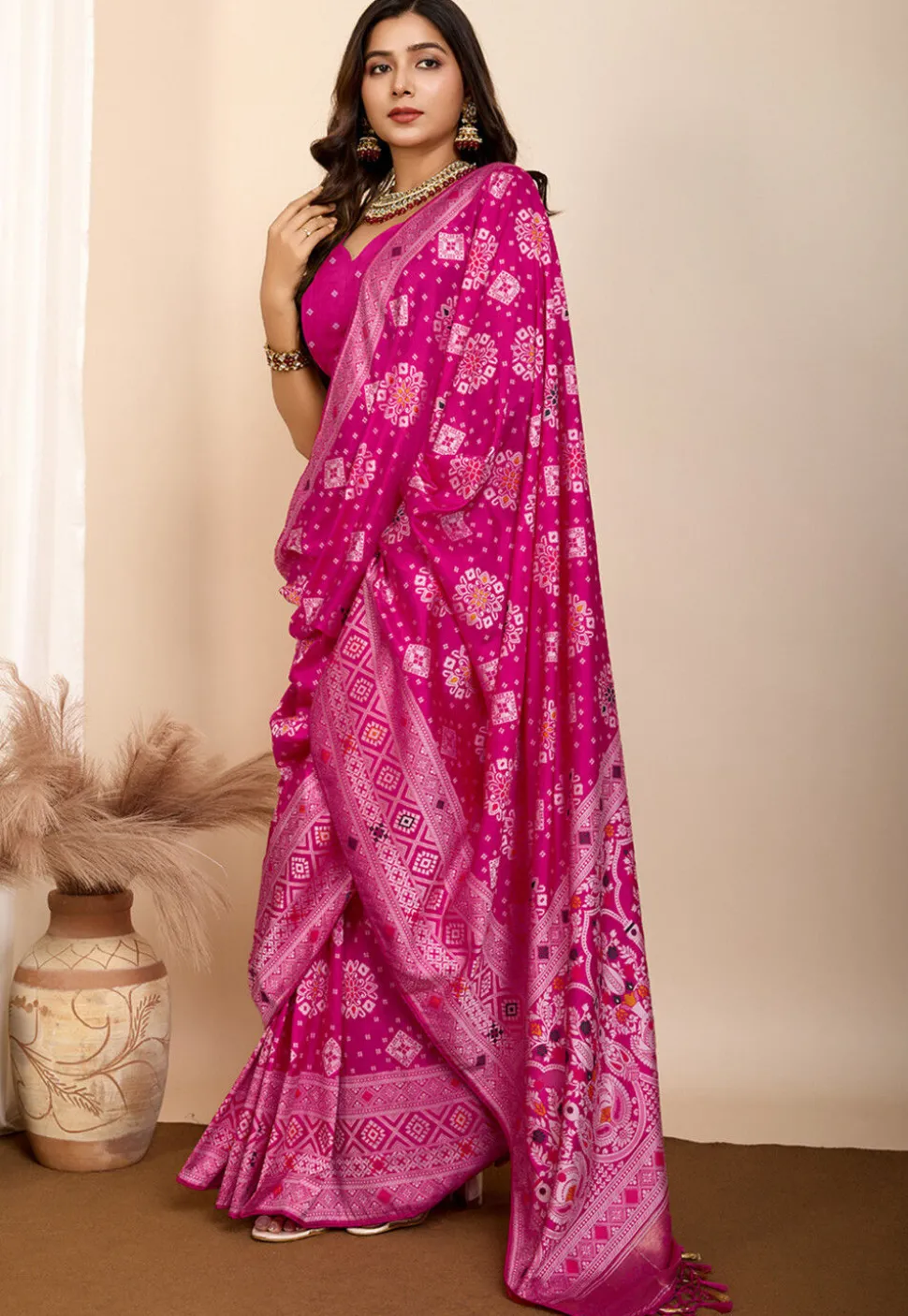 Woven Art Silk Saree in Fuchsia