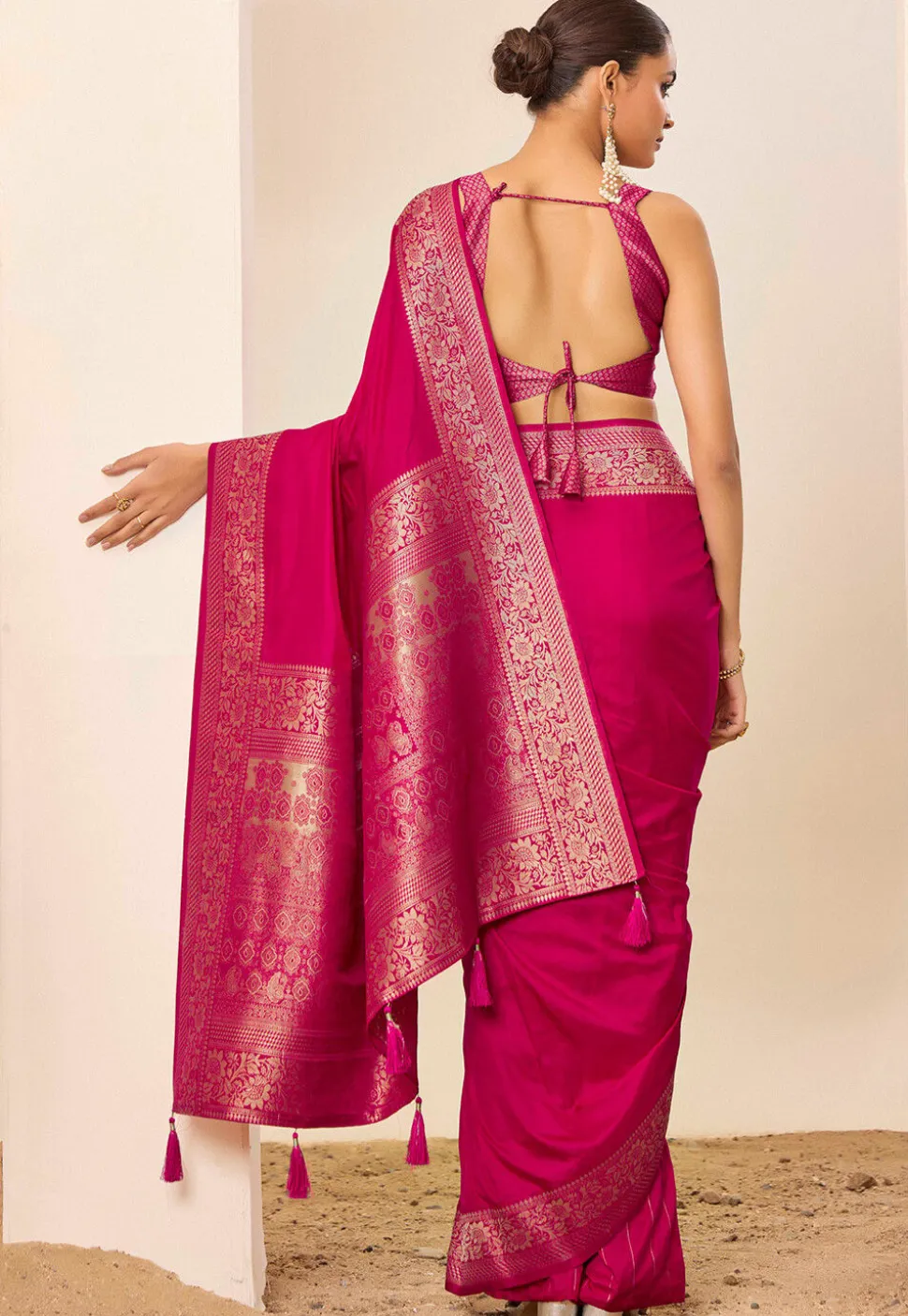 Woven Art Silk Saree in Fuchsia