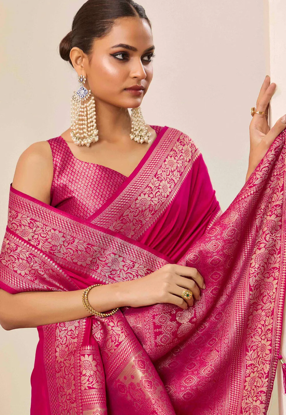 Woven Art Silk Saree in Fuchsia