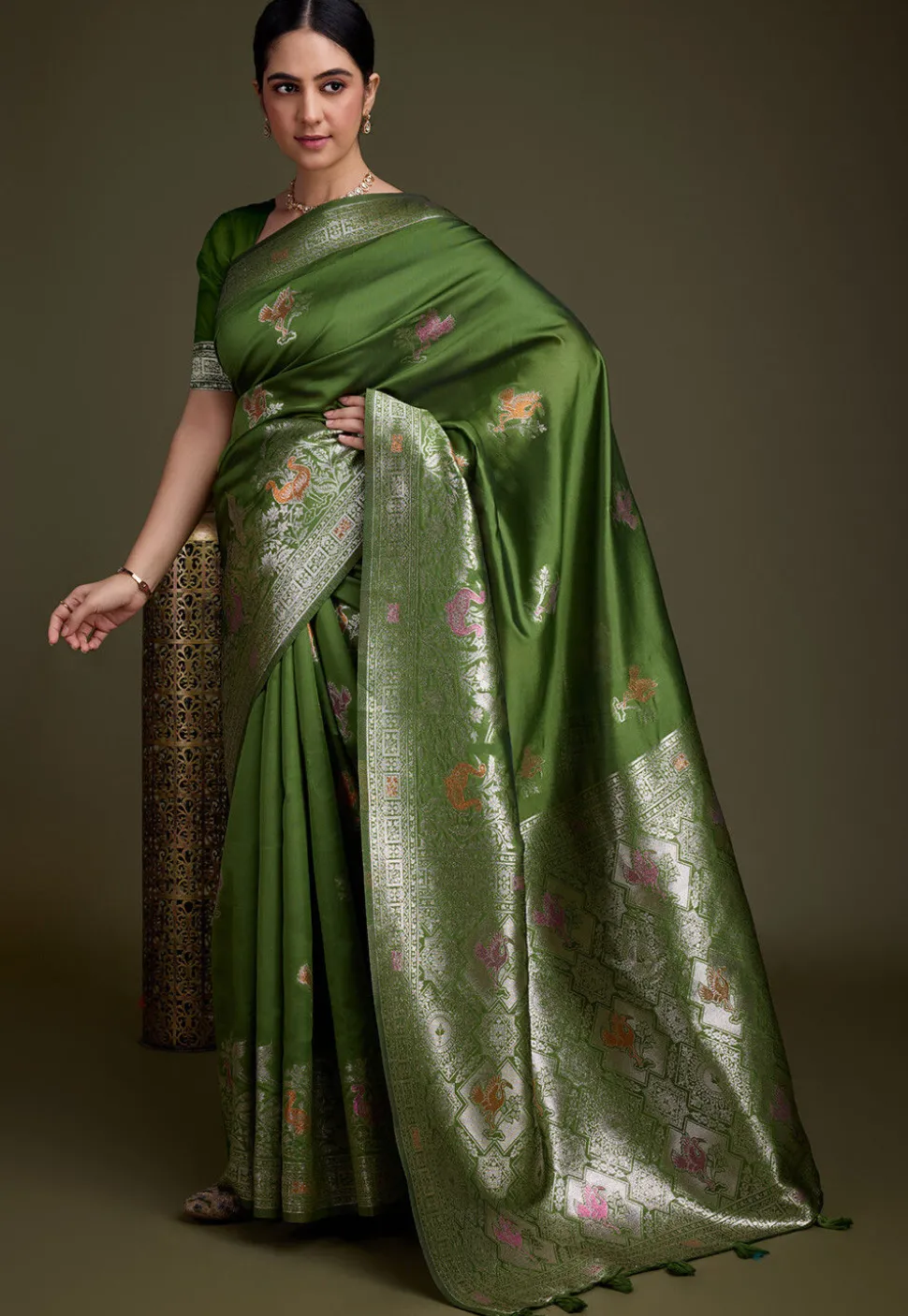 Woven Art Silk Saree in Green