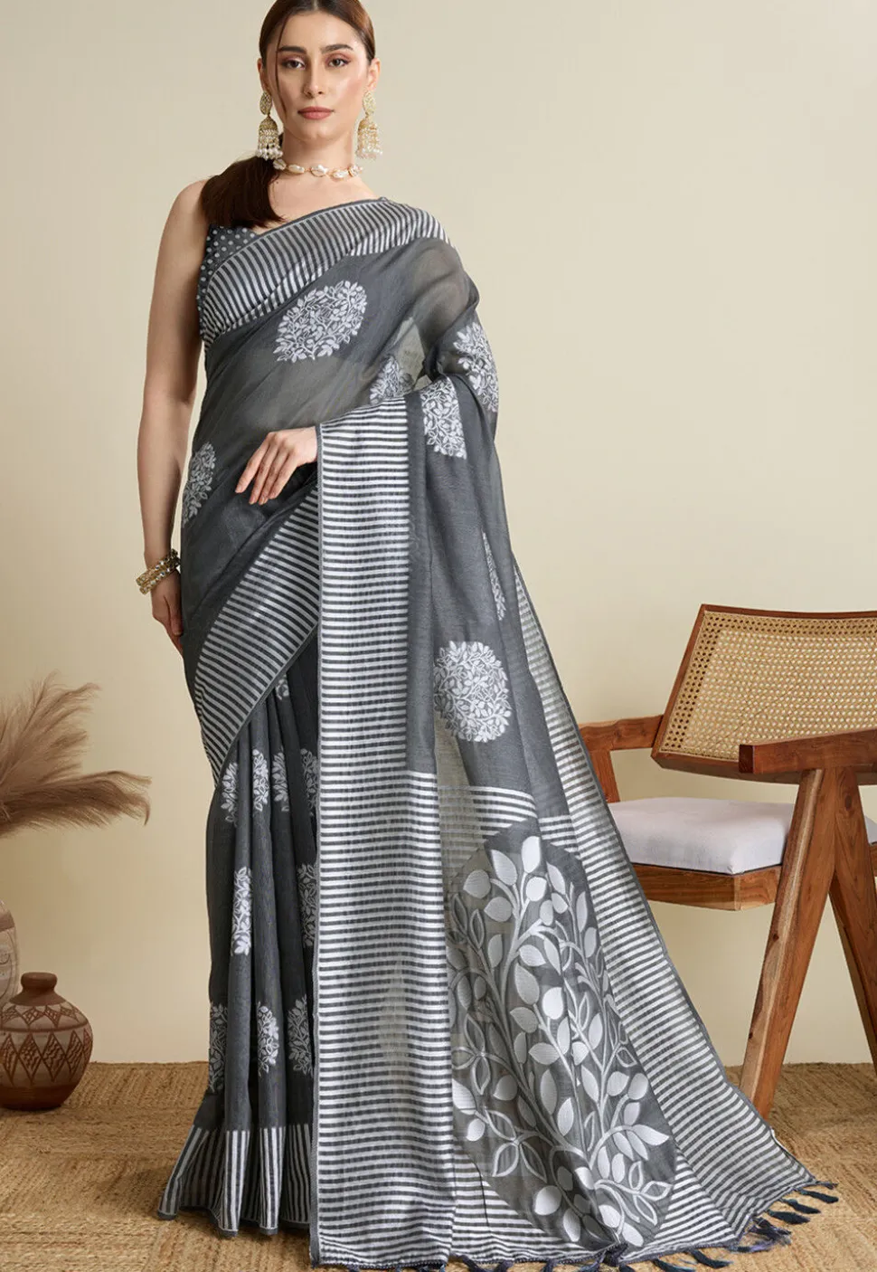 Woven Art Silk Saree in Grey