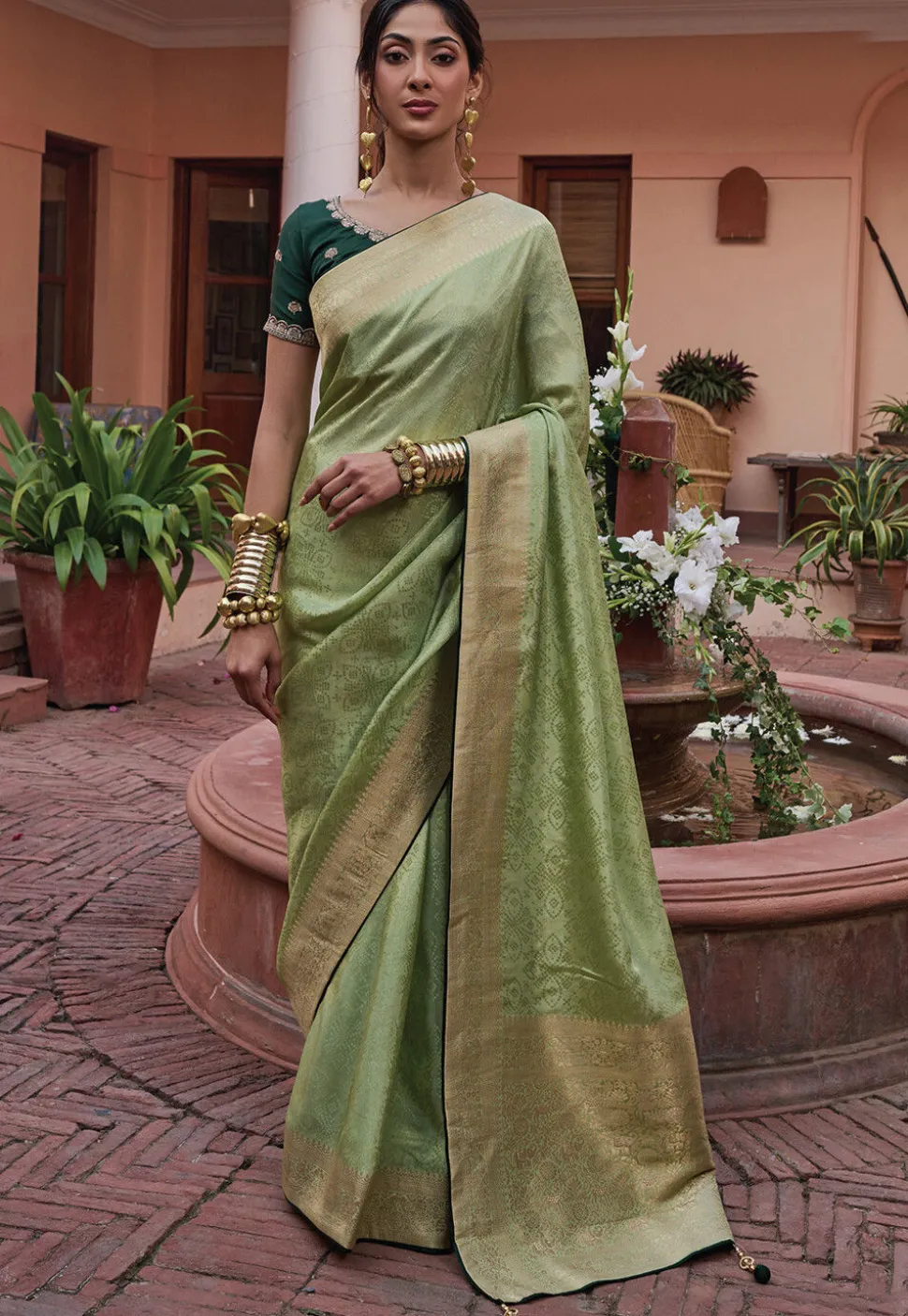 Woven Art Silk Saree in Light Green