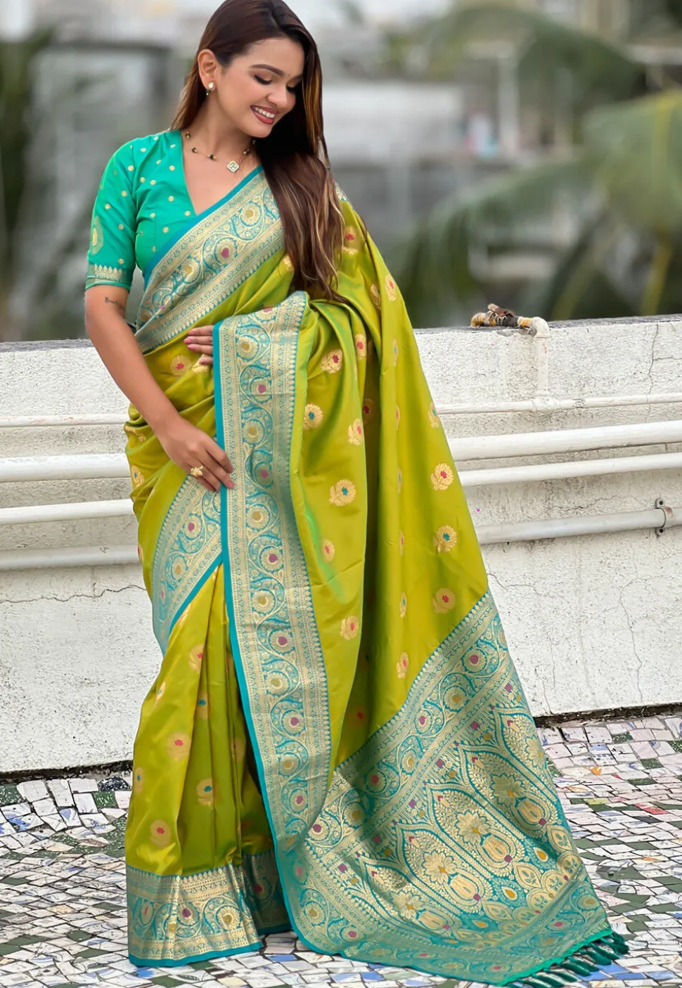 Woven Art Silk Saree in Light Olive Green
