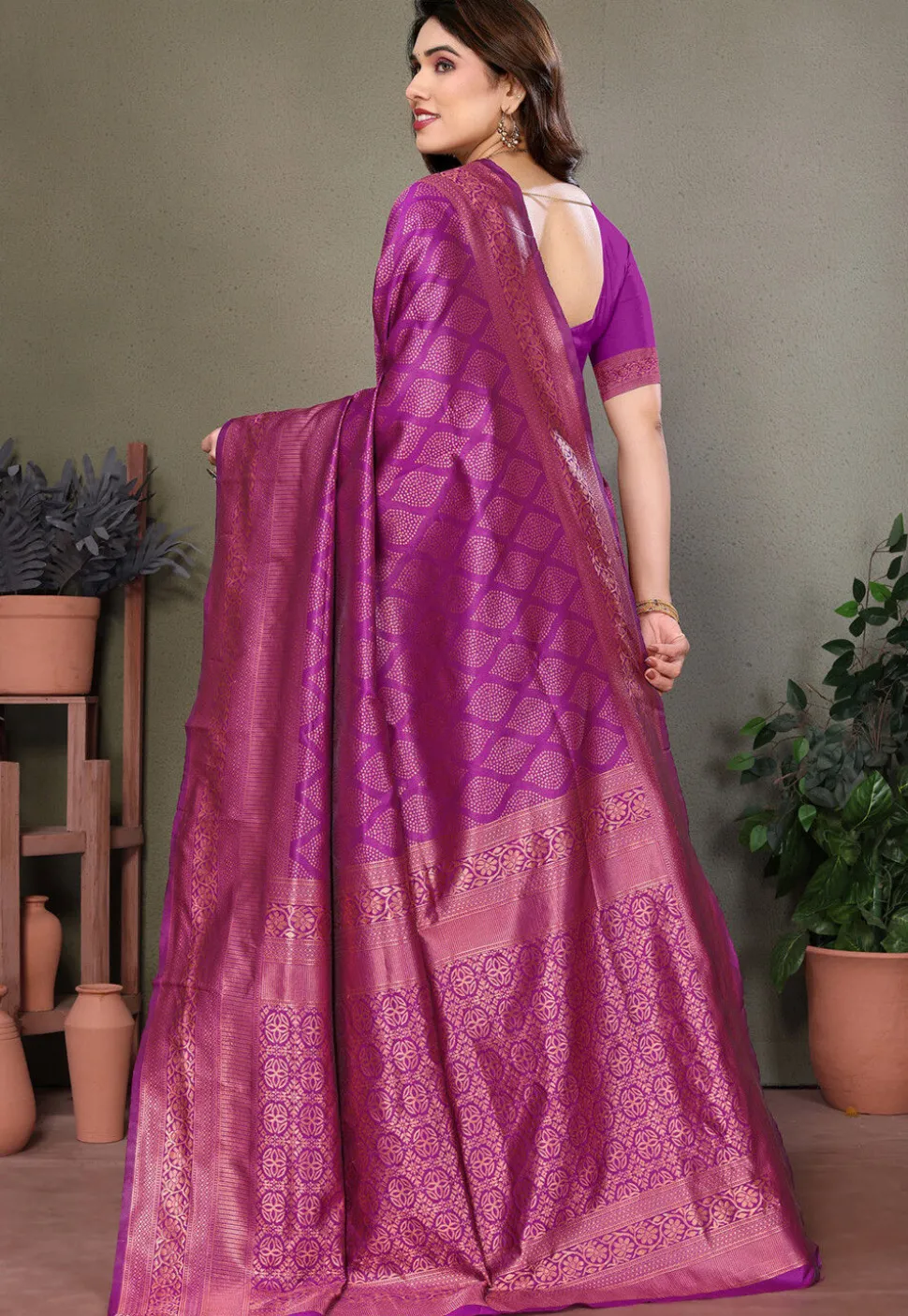 Woven Art Silk Saree in Magenta