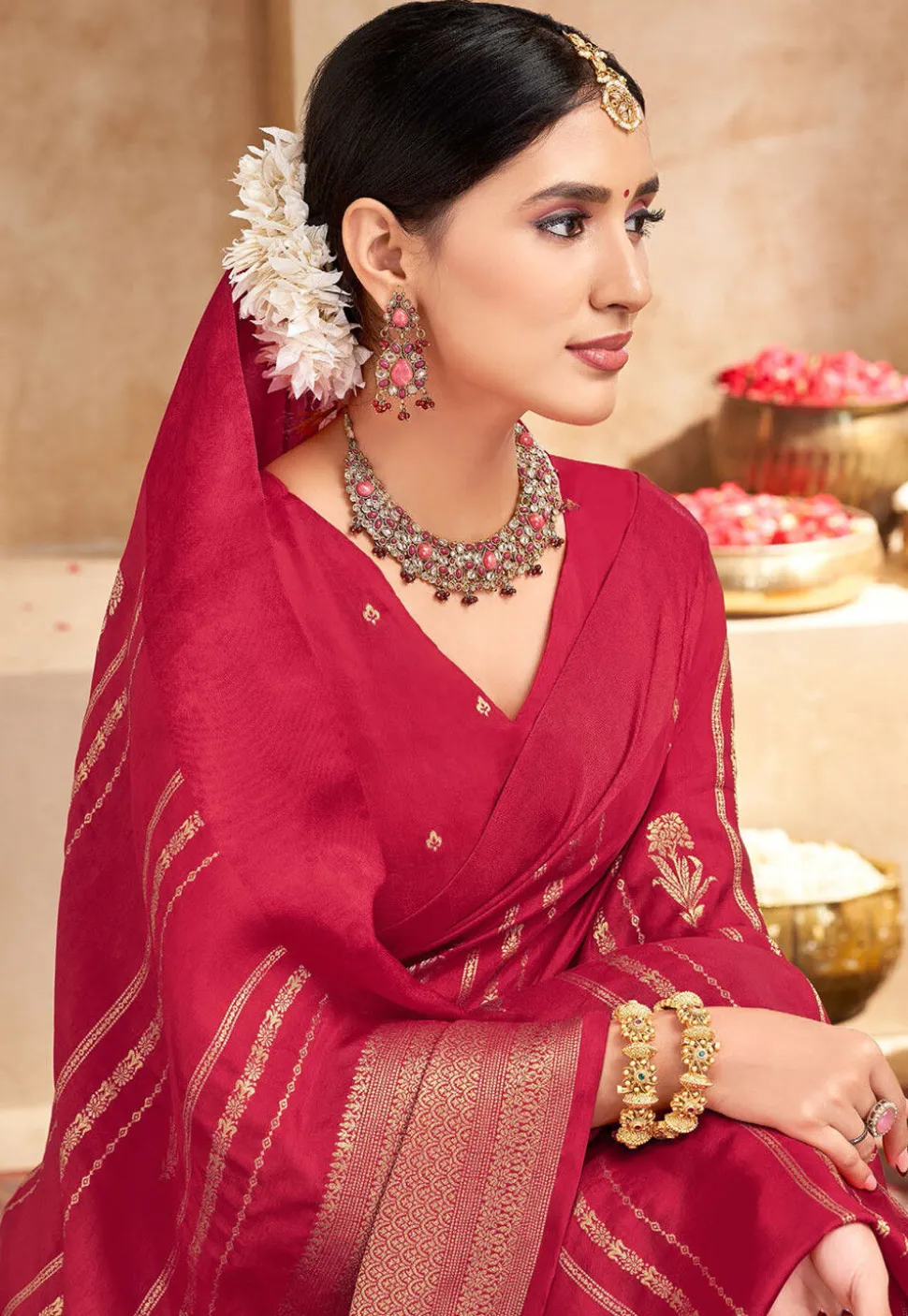 Woven Art Silk Saree in Pink