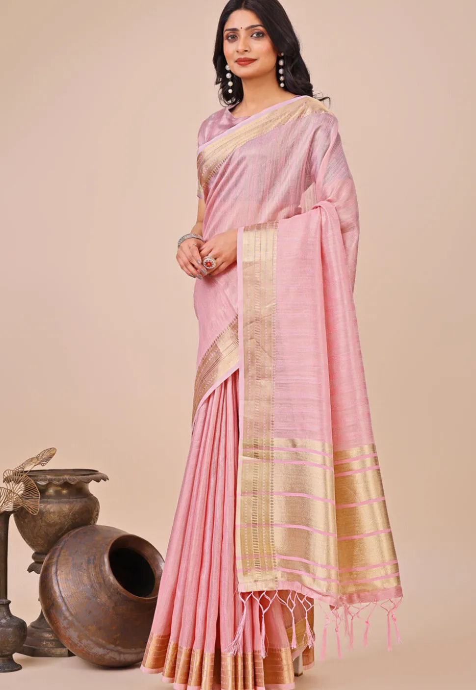 Woven Art Silk Saree in Pink