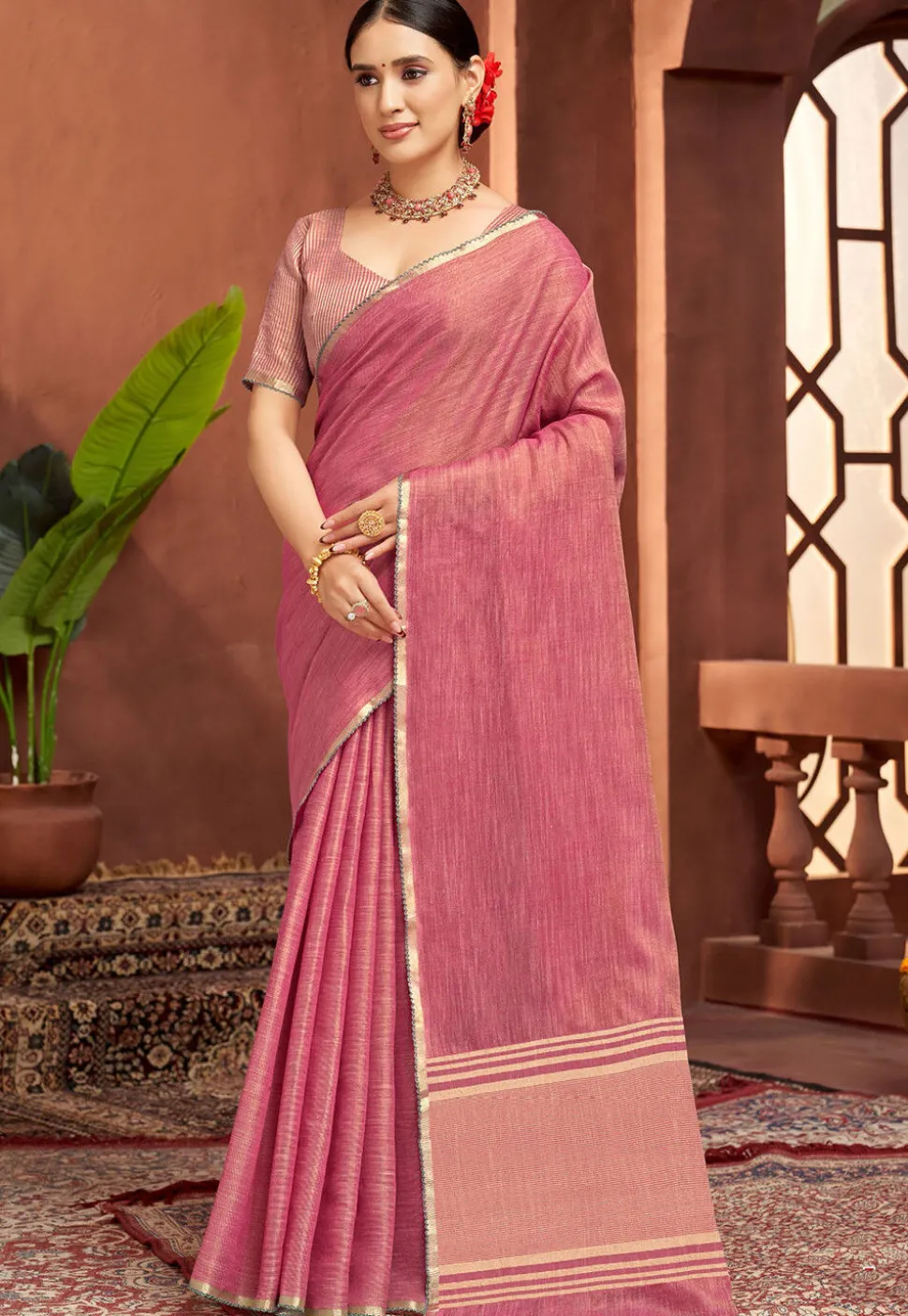 Woven Art Silk Saree in Pink