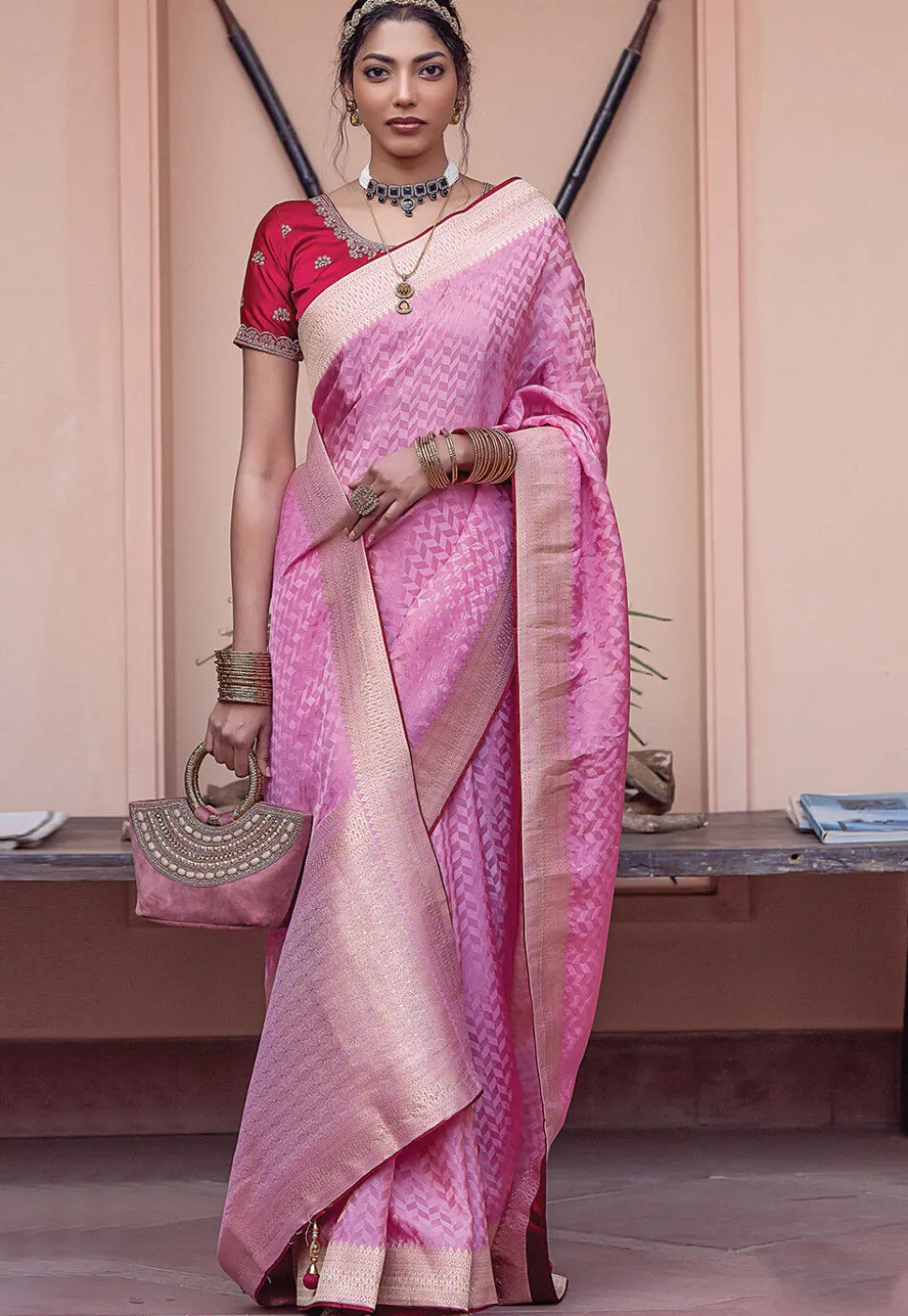 Woven Art Silk Saree in Pink